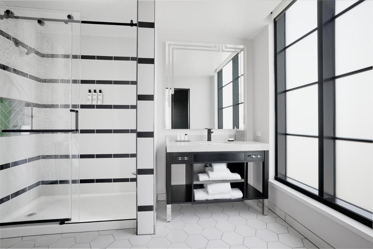 The Godfrey Detroit, Curio Collection By Hilton Hotell Exteriör bild