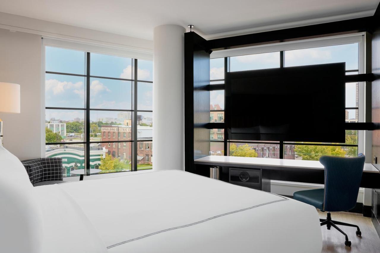 The Godfrey Detroit, Curio Collection By Hilton Hotell Exteriör bild