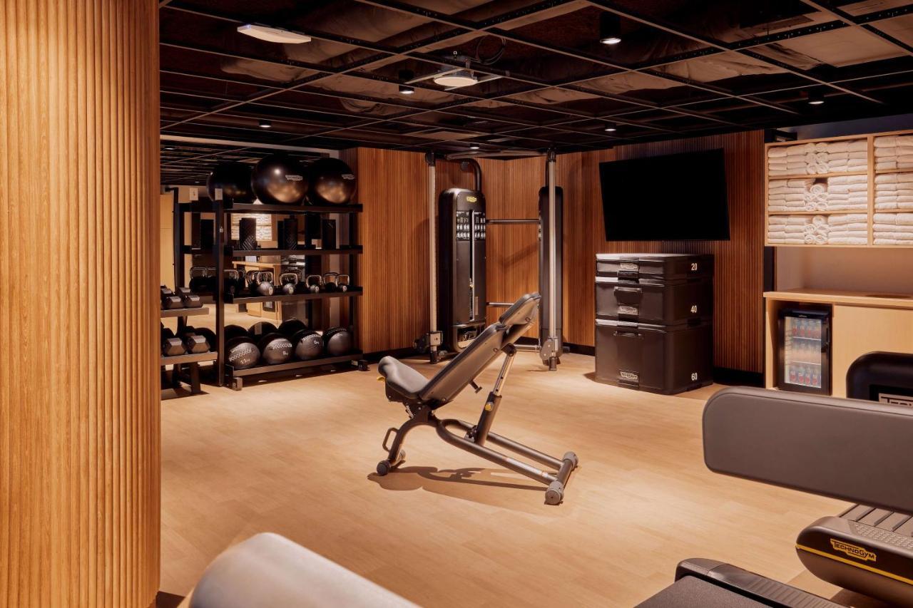 The Godfrey Detroit, Curio Collection By Hilton Hotell Exteriör bild