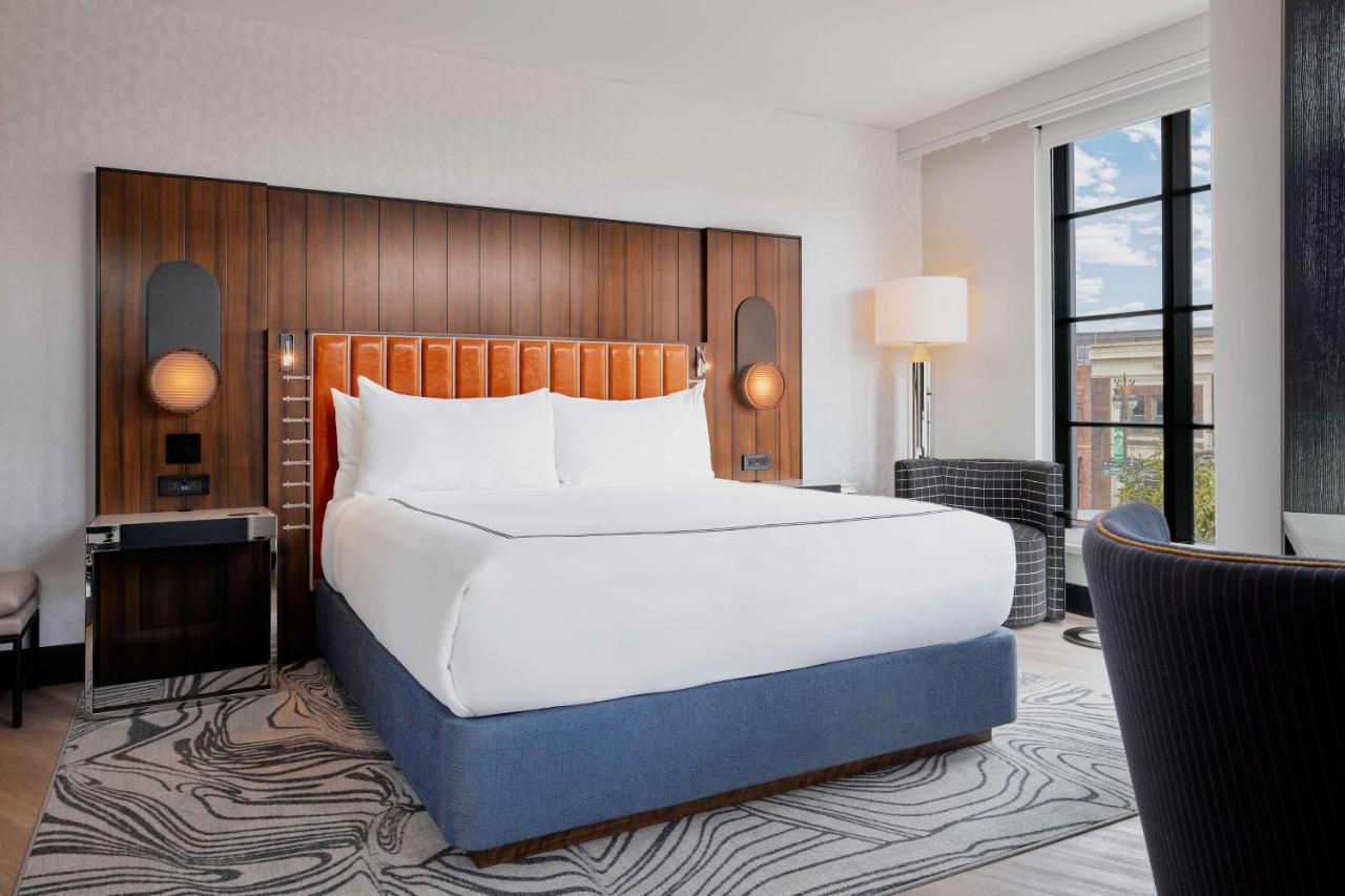The Godfrey Detroit, Curio Collection By Hilton Hotell Exteriör bild