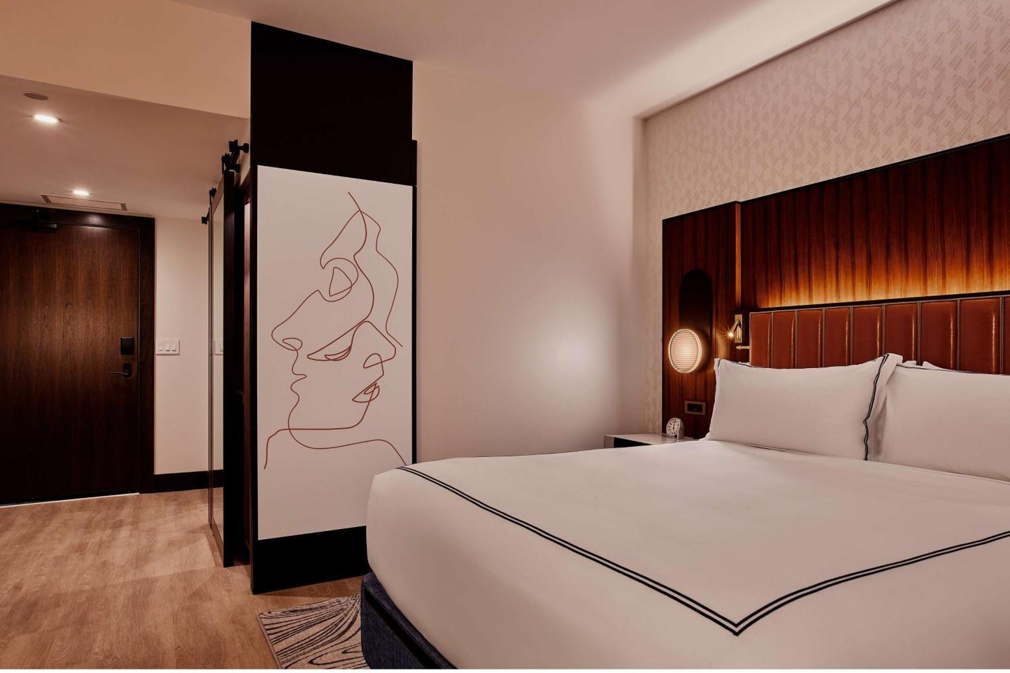 The Godfrey Detroit, Curio Collection By Hilton Hotell Exteriör bild