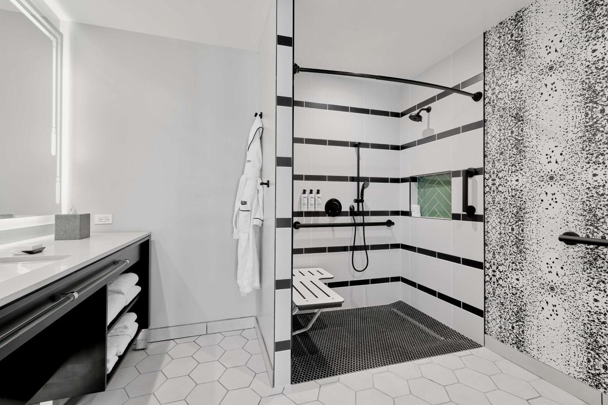 The Godfrey Detroit, Curio Collection By Hilton Hotell Exteriör bild