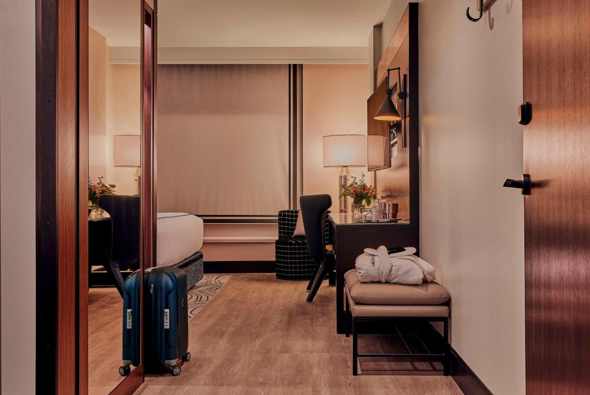 The Godfrey Detroit, Curio Collection By Hilton Hotell Exteriör bild