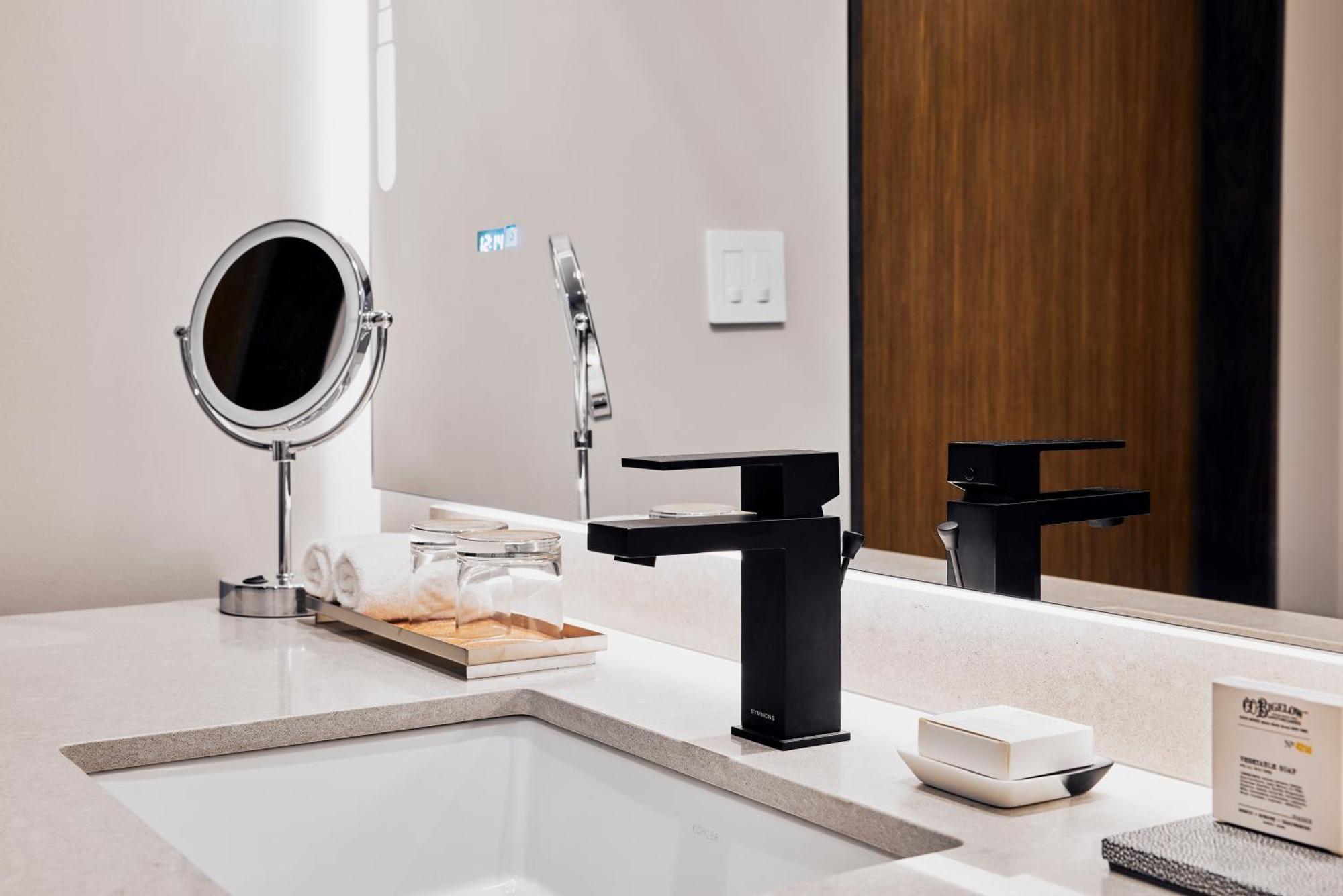 The Godfrey Detroit, Curio Collection By Hilton Hotell Exteriör bild